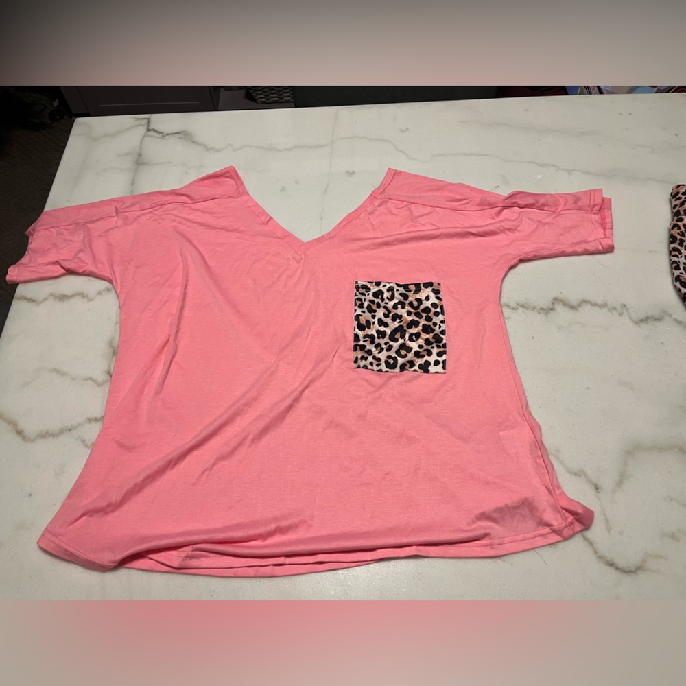 Pink/Leopard Print Short Set - Picture 5 of 8